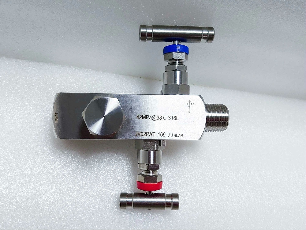 42MPa內(nèi)外螺紋柱狀二閥組