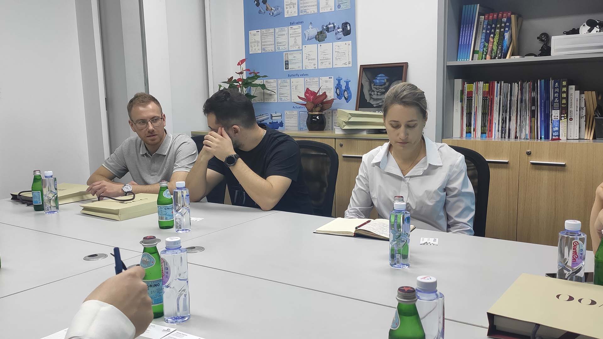 國(guó)外客戶(hù)蒞臨得銳自動(dòng)化，就有關(guān)項(xiàng)目合作展開(kāi)會(huì)談